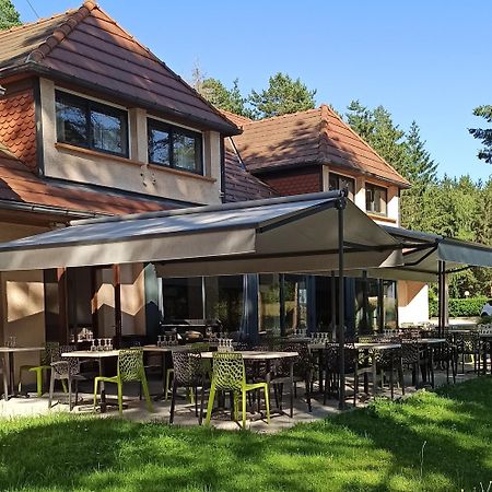 Hotel Restaurant Logis La Meridienne Anglards de Saint Flour Bagian luar foto