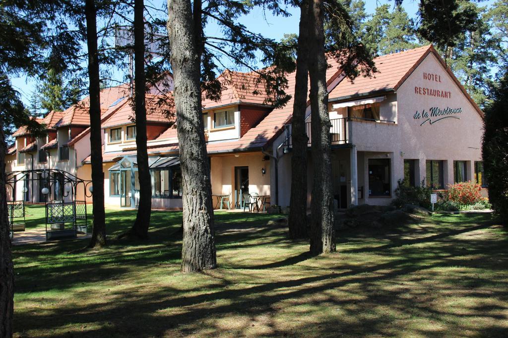 Hotel Restaurant Logis La Meridienne Anglards de Saint Flour Bagian luar foto