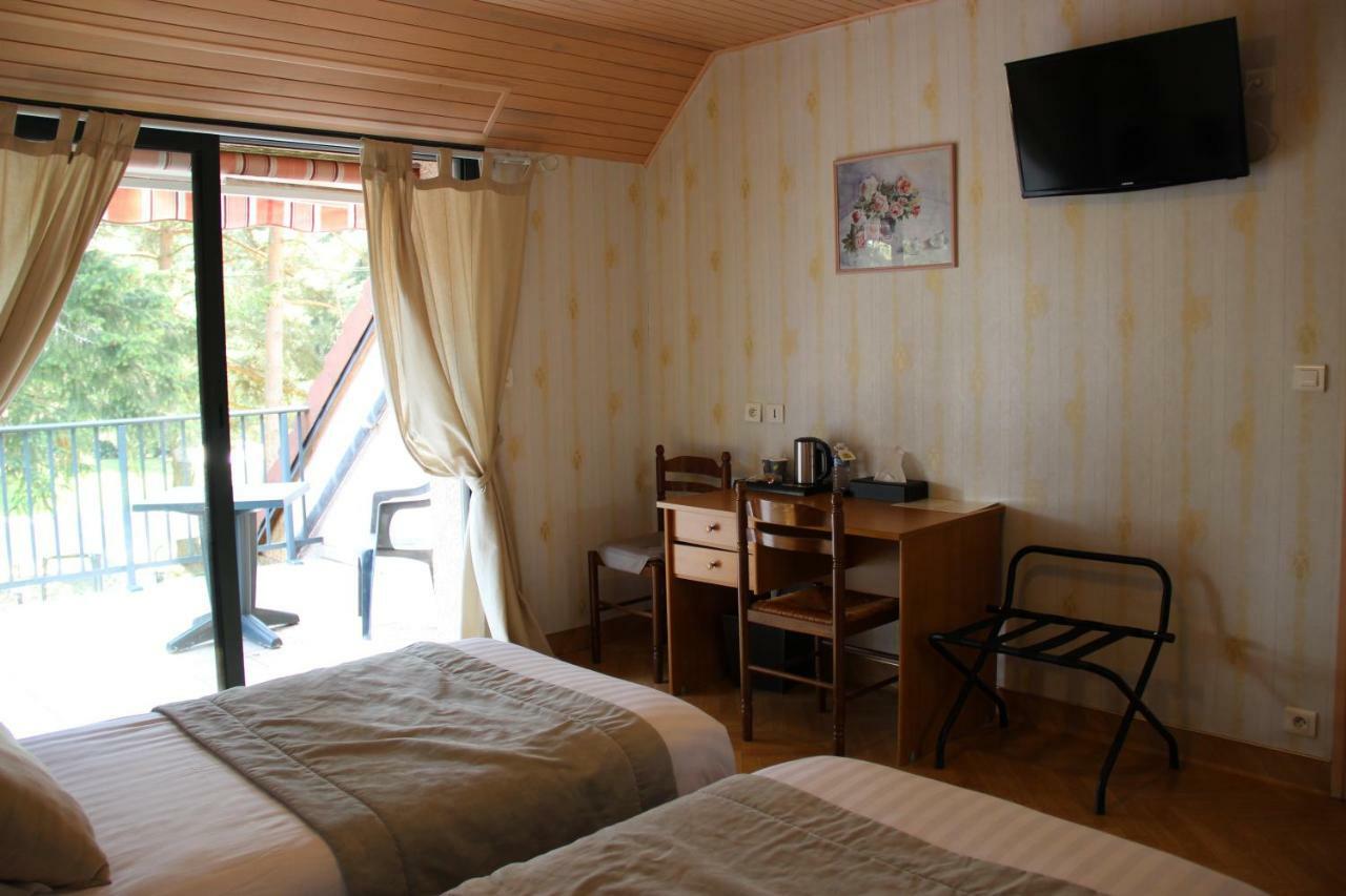 Hotel Restaurant Logis La Meridienne Anglards de Saint Flour Bagian luar foto