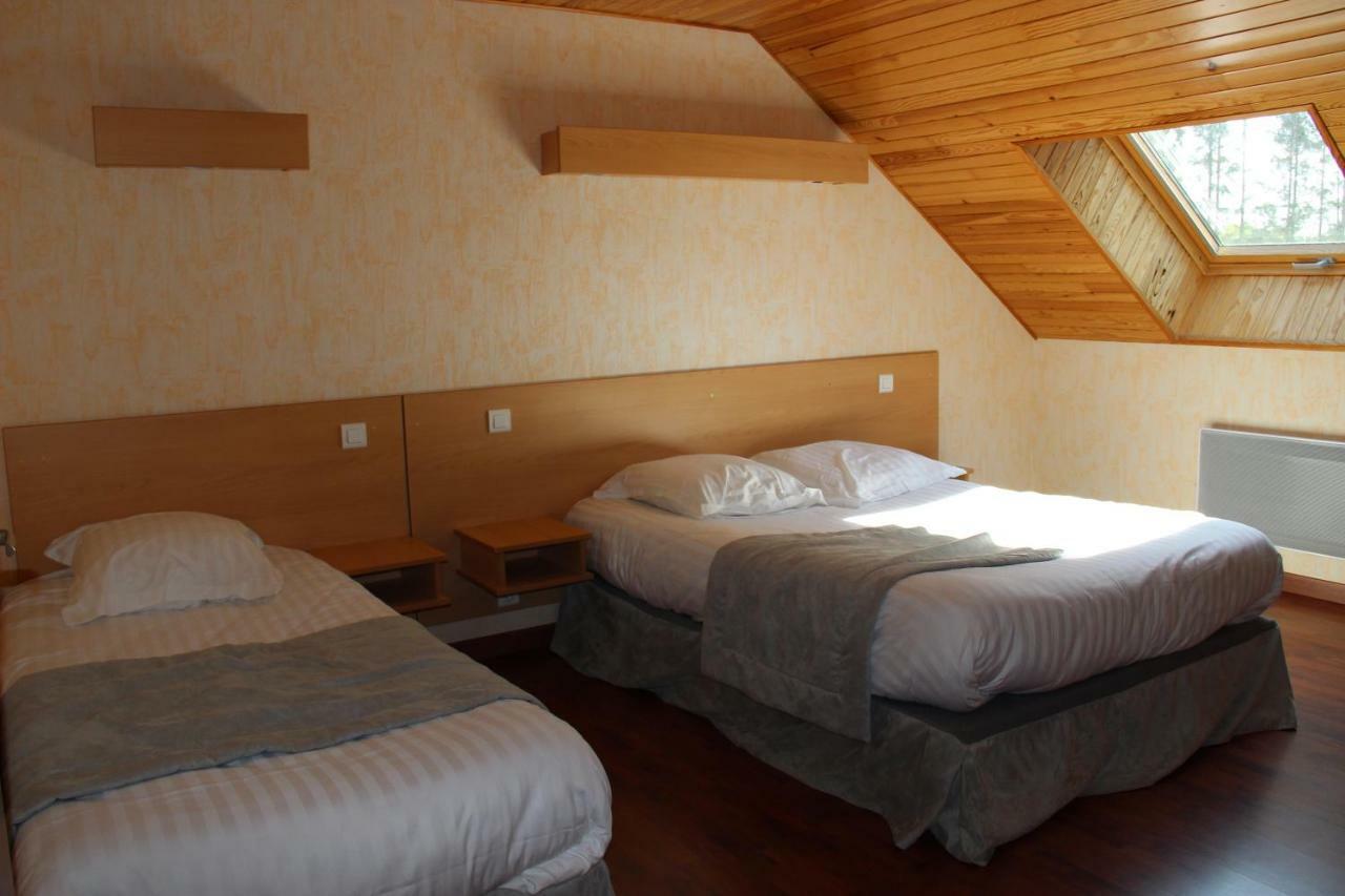 Hotel Restaurant Logis La Meridienne Anglards de Saint Flour Bagian luar foto