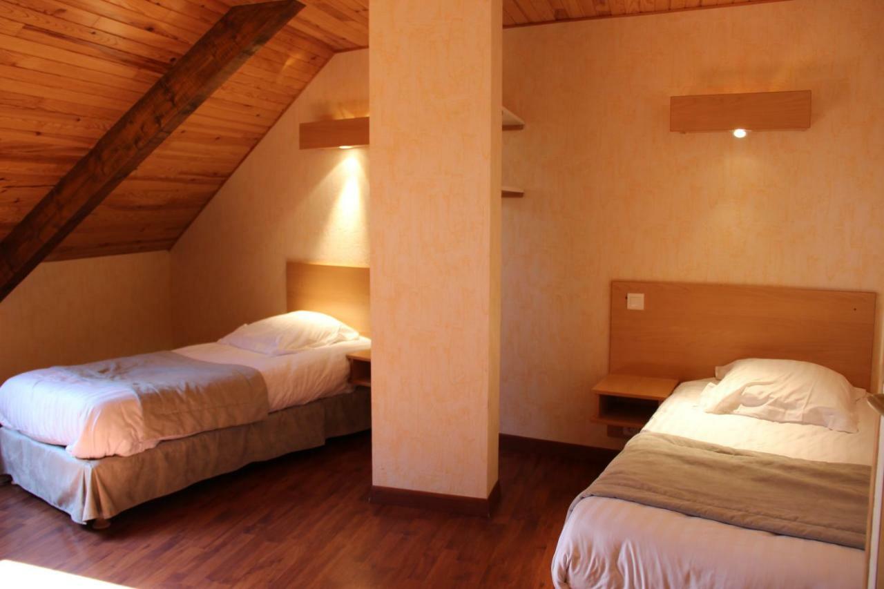 Hotel Restaurant Logis La Meridienne Anglards de Saint Flour Bagian luar foto